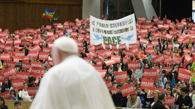 Папата с учениците и учителите от Италианската национална мрежа на Училища за мир