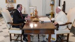 教皇フランシスコ、タジキスタンのラフモン大統領を迎えて　2024年4月26日　バチカン宮殿