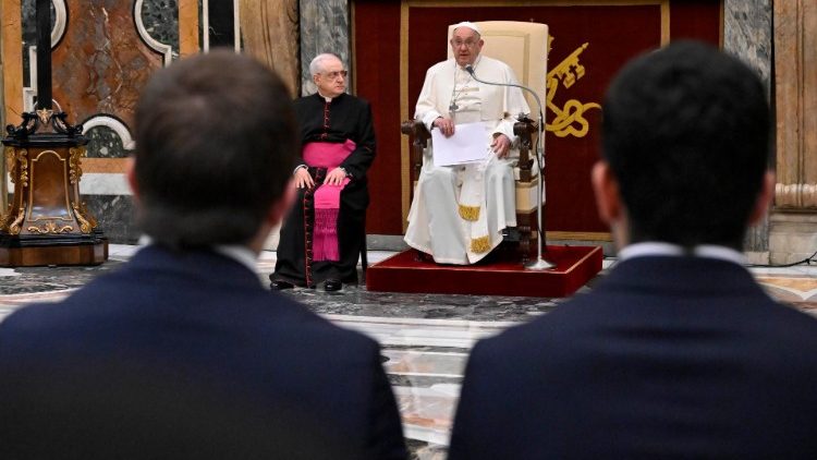البابا فرنسيس يستقبل جماعة إكليريكية بورغوس في إسبانيا ٢٧ نيسان أبريل ٢٠٢٤