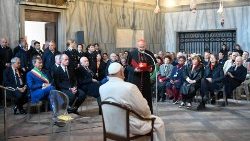 البابا فرنسيس يلتقي الفنانين خلال زيارته الرعوية إلى البندقية ٢٨ نيسان أبريل ٢٠٢٤
