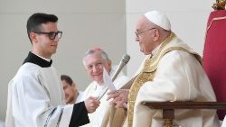Papež se je med nagovorom pred opoldansko molitvijo zahvalil Beneškemu patriarhu Francescu Moraglii za uspešno pripravljen pastoralni obisk.
