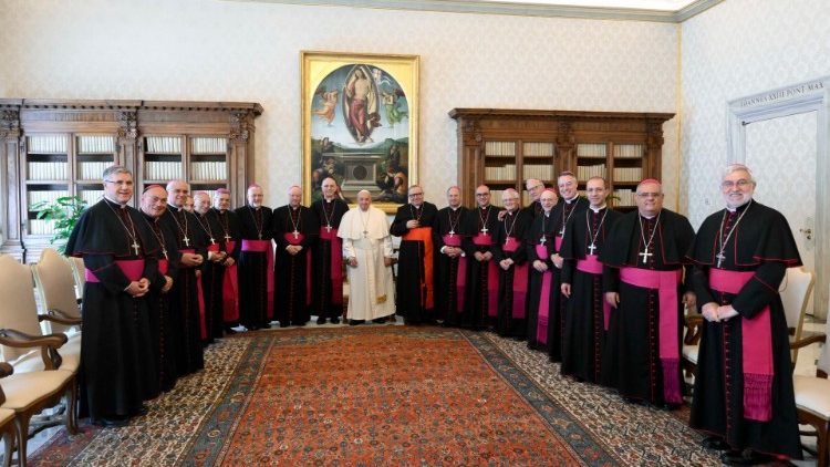I vescovi della Sicilia in visita ad Limina