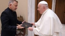 Embajador venezolano entrega cartas credencial al Santo Padre 