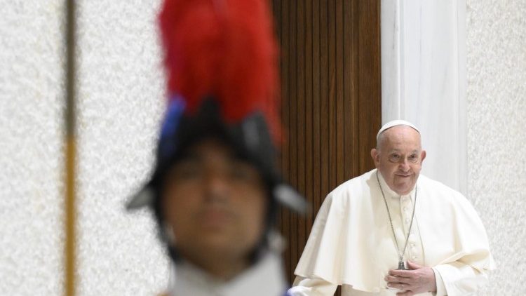 Papież do Polaków: na nabożeństwach majowych módlcie się o pokój