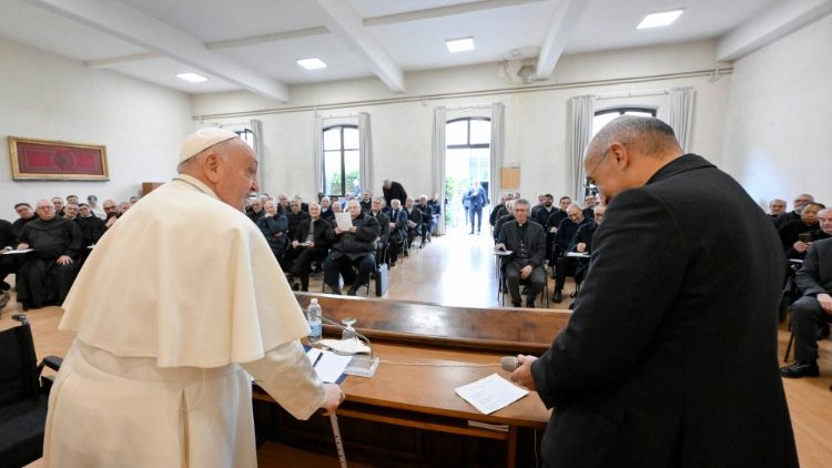 Diálogo do Papa com os sacerdotes do setor central de Roma