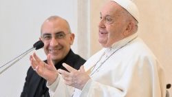 Le Pape a rencontré des membres du clergé romain en la basilique Sainte-Croix de Jérusalem, le 3 mai 2024.