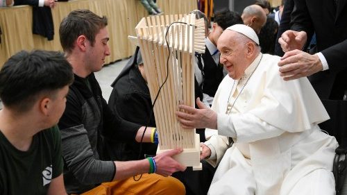 Papst: Weder Technophobie noch Technokratie