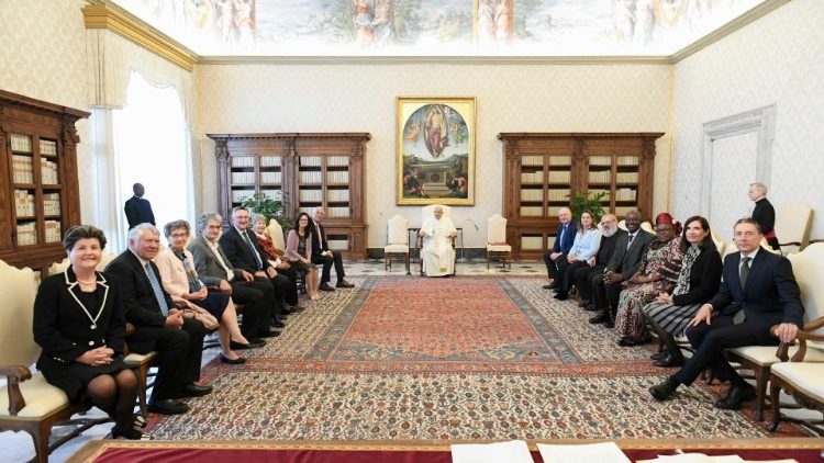 Papa Franjo susreo se s međunarodnim voditeljima međunarodnog pokreta Timovi Naše Gospe