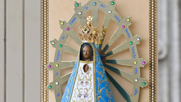 Nuestra Señora de Luján en la Plaza de San Pedro para la audiencia general