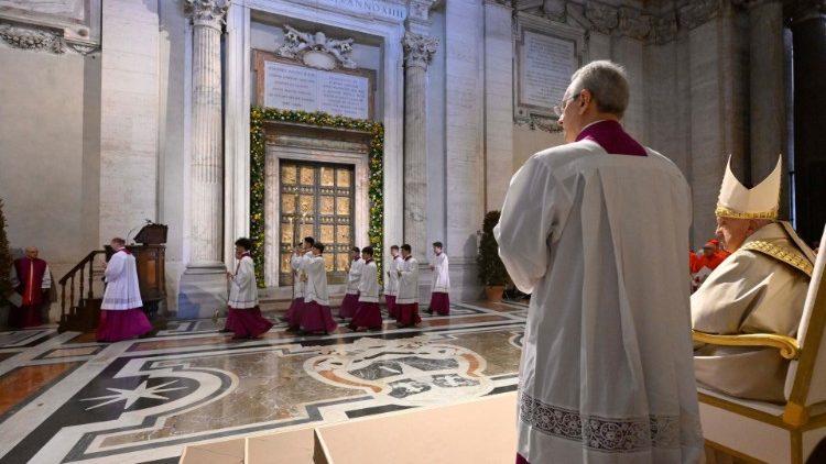 حلم البابا لليوبيل: أن يتمَّ إسكات الأسلحة وإلغاء عقوبة الإعدام وديون الفقراء