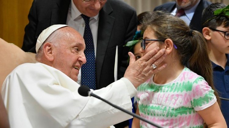 Der Papst und die Kinder