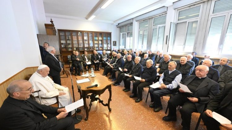 Папа Франциск на встрече со священниками в приходе Сан-Джузеппе-аль-Трионфале (Рим, 14 мая 2024 г.)