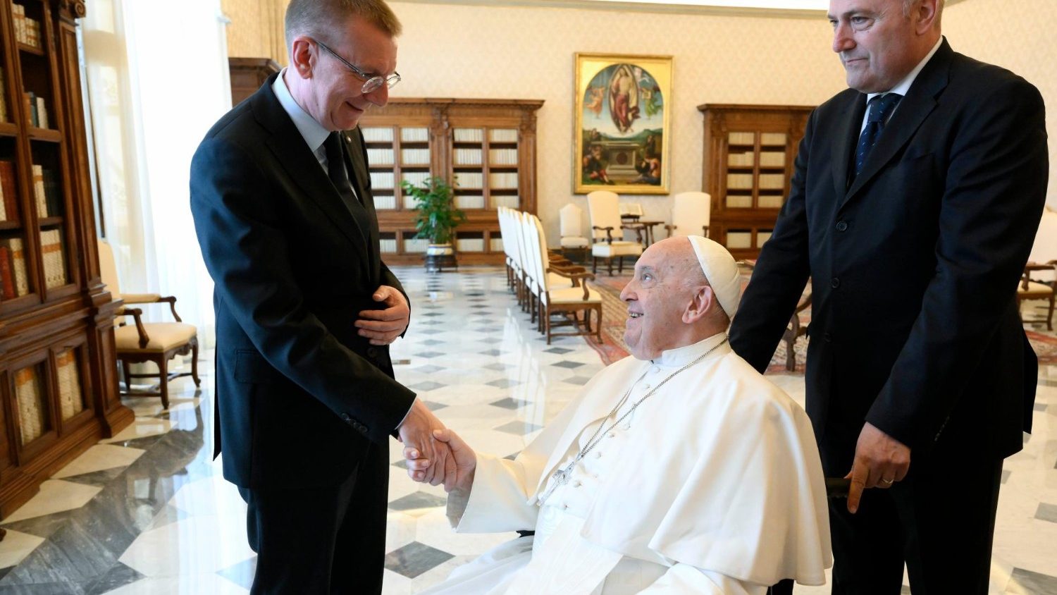 Pāvests Francisks tiekas ar Latvijas Republikas prezidenti