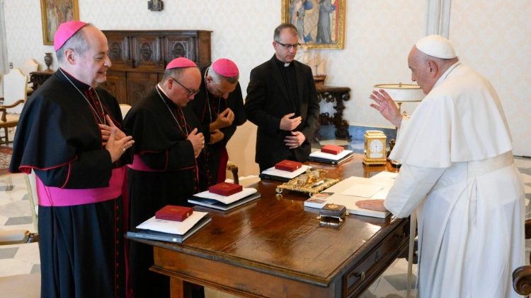 I vescovi di Malta in visita ad Limina