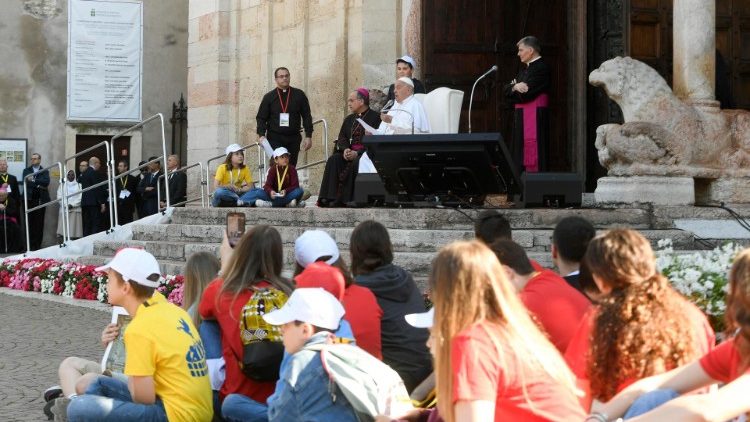 Pope Francis with children in Verona