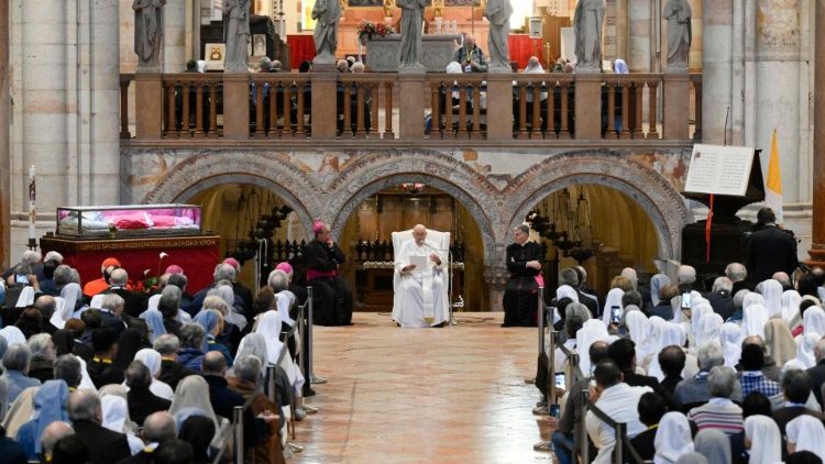 Francesco a Verona: incontro con sacerdoti e consacrati