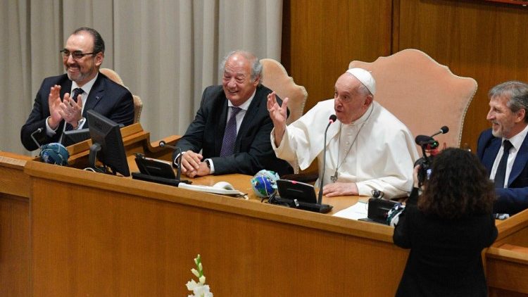 Papst Franziskus beim Abschlussnachmittag des Internationalen Treffens der Sinne von Scholas