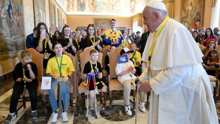 Papież: spotkałem się z okaleczonymi dziećmi z Ukrainy, to okrutne