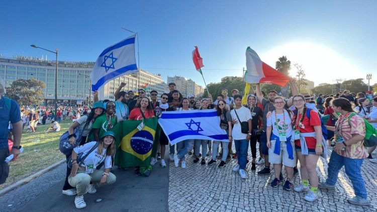 Katolicy języka hebrajskiego z wikariatu św. Jakuba na Światowych Dniach Młodzieży w Lizbonie