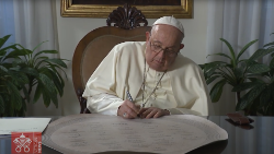 COP28に集った諸宗教リーダーたちの共同宣言に、バチカンから署名を行う教皇フランシスコ　2023年12月3日