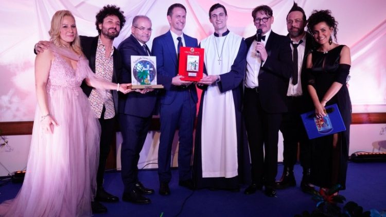 La consegna del premio al vincitore (Federica Sclippa)