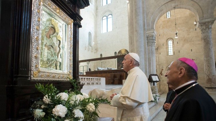 Папа Франциск в базилике Святого Николая Чудотворца в Бари (7 июля 2018 г.)