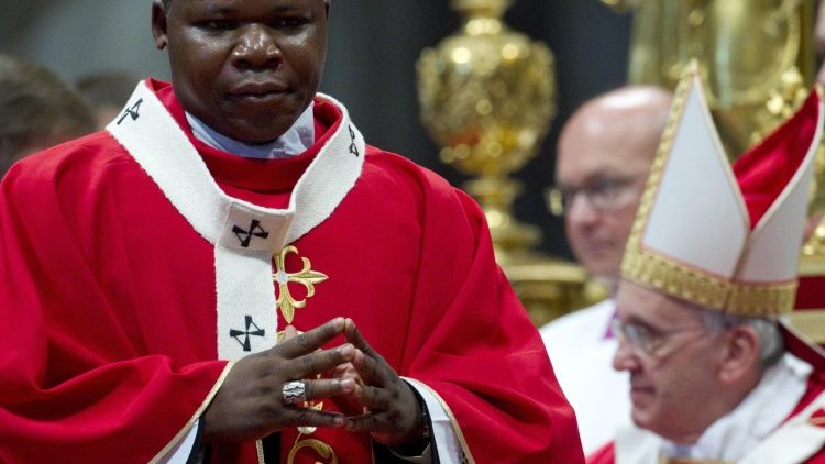 Mgr Nzapalainga (pas encore cardinal) lors de la remise du pallium, à Rome le 29 juin 2013.