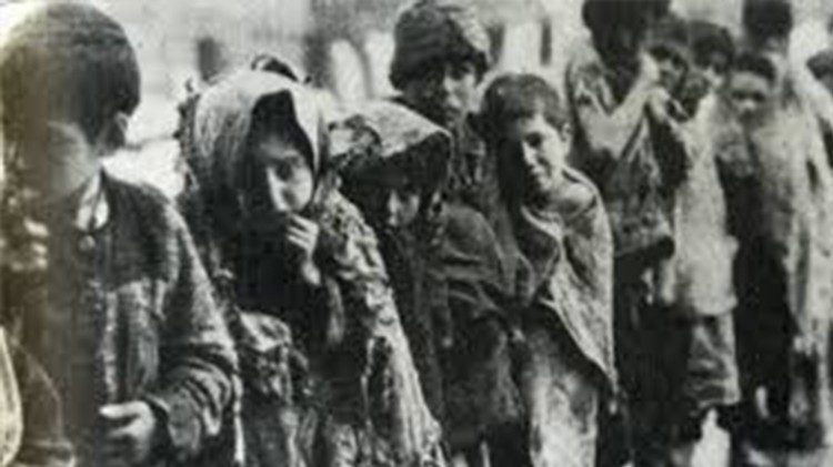 Арменски деца по време на масовите убйства в периода 1915-1916 в Турция