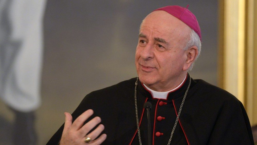 Monseñor Paglia: “La familia en África no es inmune al individualismo  absoluto” - Vatican News