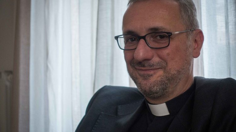 Erzbischof Stefan Heße begrüßt die Möglichkeit einer Kooperation des Bistums mit einer Genossenschaft