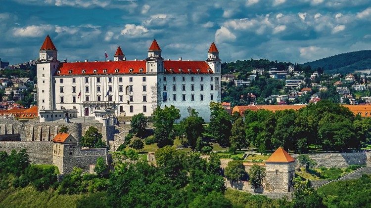 Vue sur le château de Bratislava, capitale de la Slovaquie
