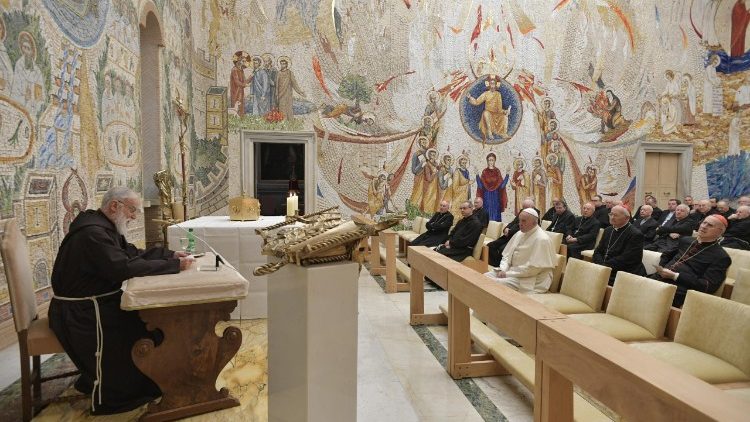 2017-ben a Redemtoris Mater kápolnában prédikált Raniero Cantalamessa