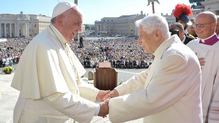 Ferenc pápa és XVI. Benedek találkozása
