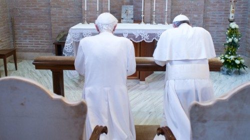 Después de la Audiencia, Francisco se dirigió al Mater Ecclesiae a visitar a Benedicto XVI
