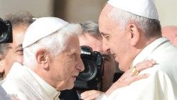 Papa Benedikto XVI na Papa Francisko