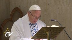 Papst Franziskus bei der Messe am Dienstag