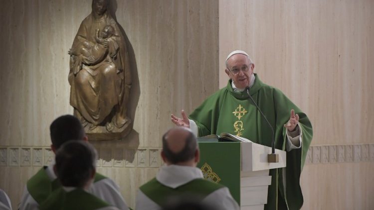 Papa Francisco na Missa na Casa Santa Marta