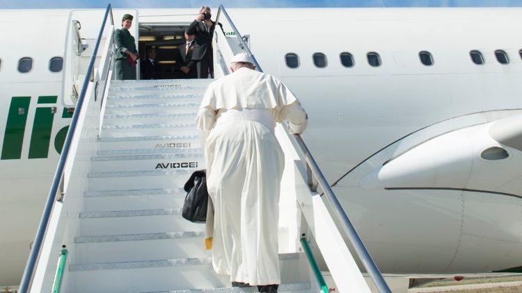 Papež Frančišek se odpravlja na apostolsko potovanje.