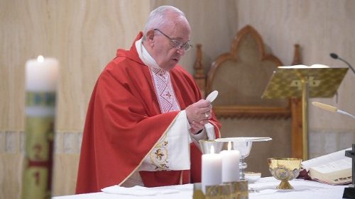 Påven i Sankta Marta: Kärleksfull tro väcker alltid nyfikenhet 