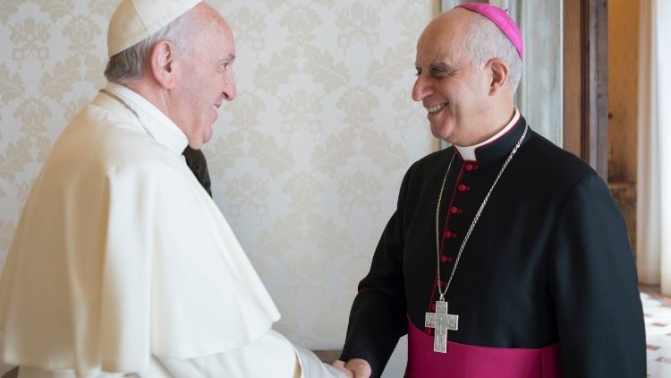 Mons. Rino Fisichella s pápežom Františkom