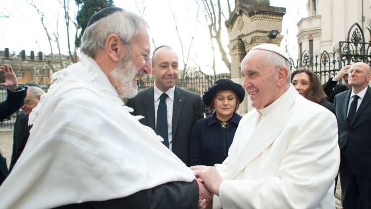 Pope Francis greeting Chief Rabbi Riccardo Shemuel Di Segni on his January 2016 visit to the Synagogue of Rome.