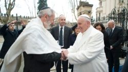 Papa Francisco e o Rabino Di Segni na Sinagoga de Roma em 2018