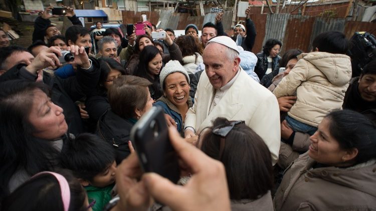 2015.02.08 Papa Francesco visita Campo Profughi