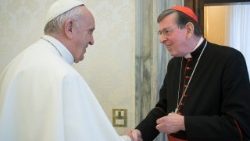 Le Pape François et le cardinal suisse Kurt Koch au Vatican, le 14 décembre 2017. 