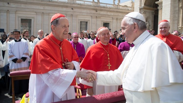 Kardinal Beniamino Stella und Papst Franziskus