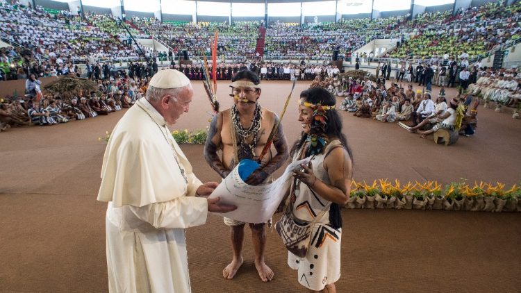 Papež med srečanjem z amazonskimi ljudstvi v Peruju, januar 2018