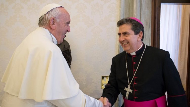 Papa Francisc și mons. Miguel Maury Buendia