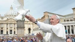 教皇フランシスコ、2022年度「世界平和の日」に向けメッセージ