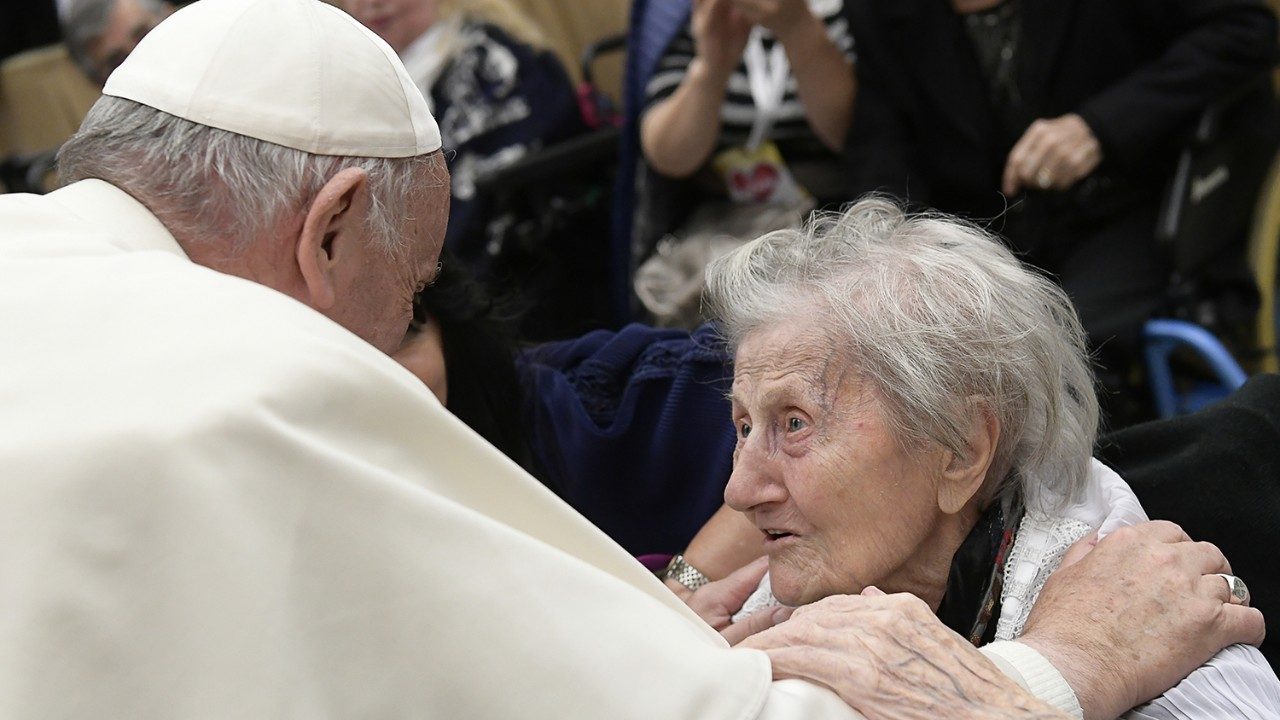 En los sueños de los ancianos está el futuro de la sociedad - Vatican News