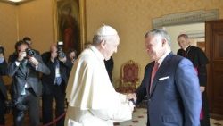 Vatikan/Jordanien: Der Papst bei einer Begegnung mit Abdullah II bin Al-Hussein (Archivbild)